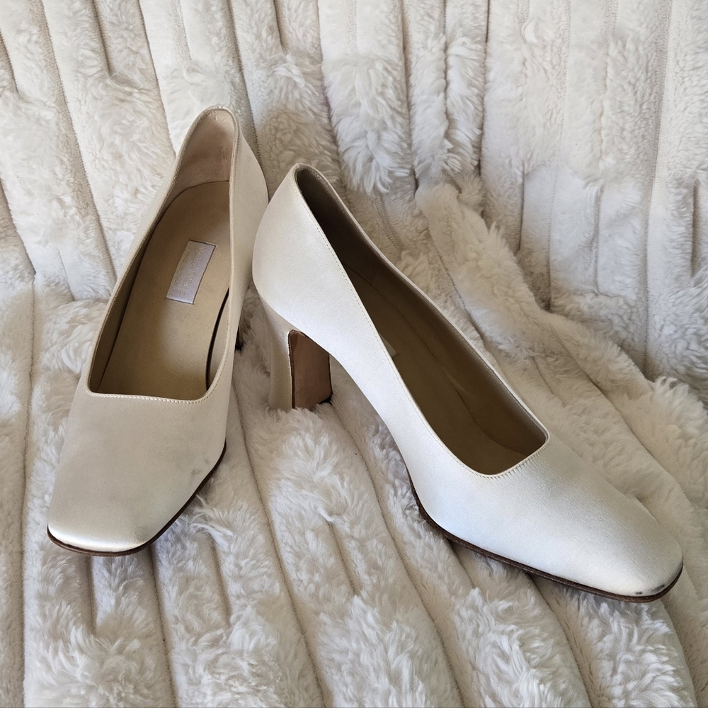 Vera Wang Cream Satin Heels